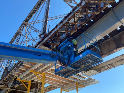 Siuslaw bridge - installing new stringer 